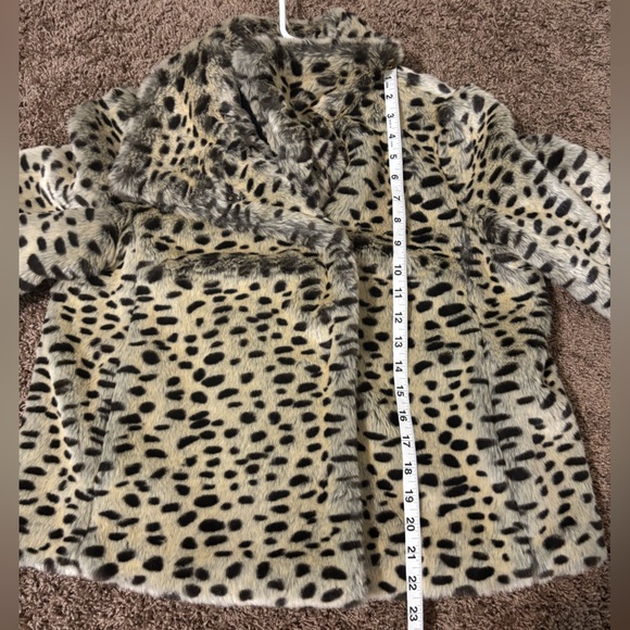 EUC Womens Faux Fur Evening Jacket XS Cheetah Old Money Upper Class Animal Print - Picture 11 of 12